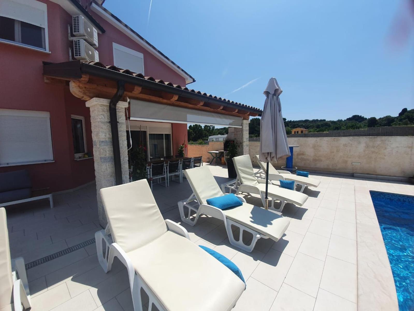 Holiday Home Nikol Pula Exterior photo