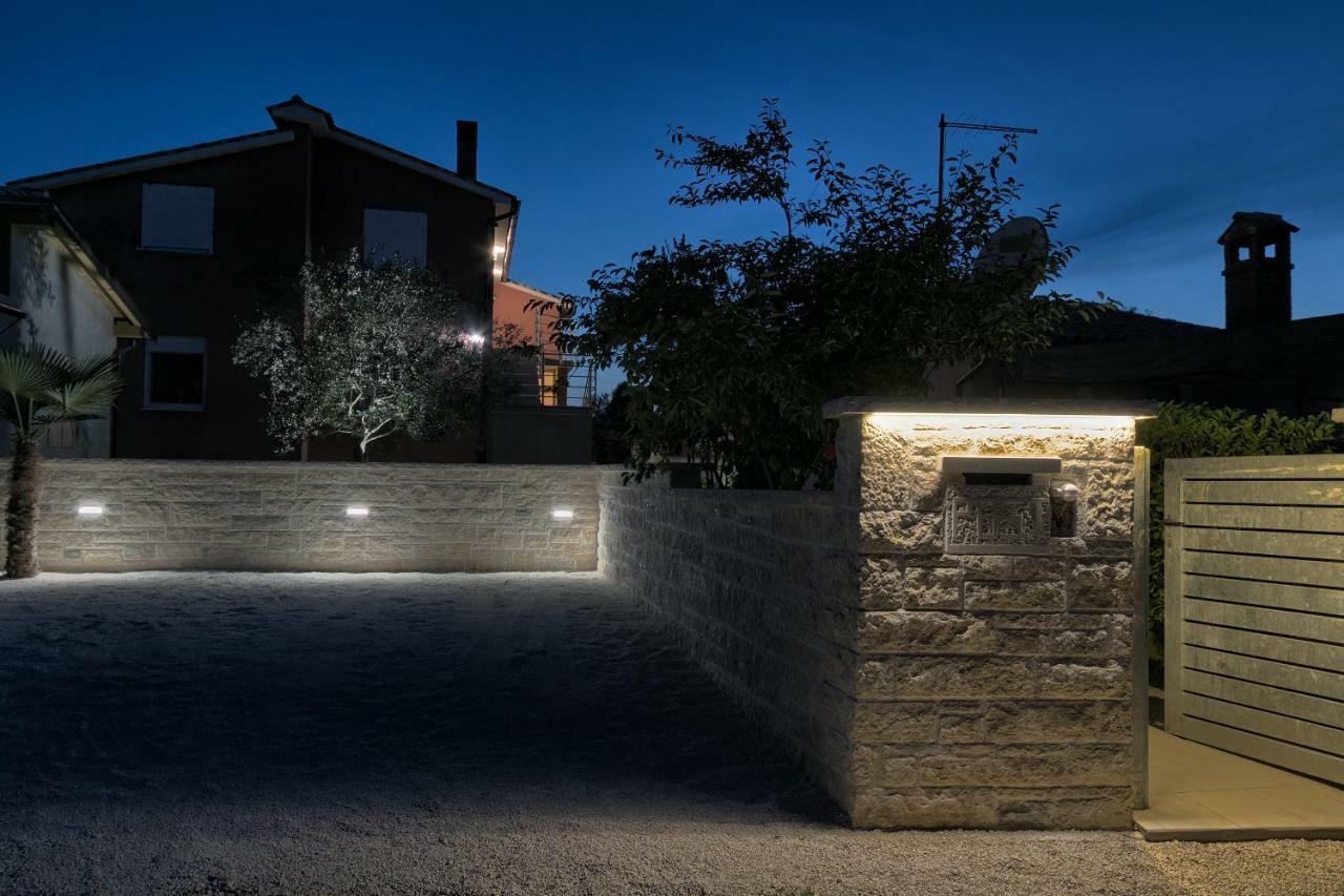 Holiday Home Nikol Pula Exterior photo