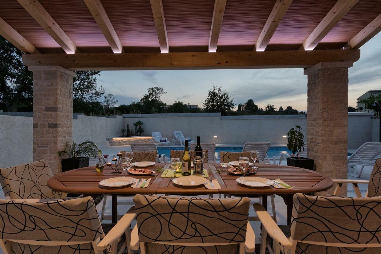 Holiday Home Nikol Pula Exterior photo