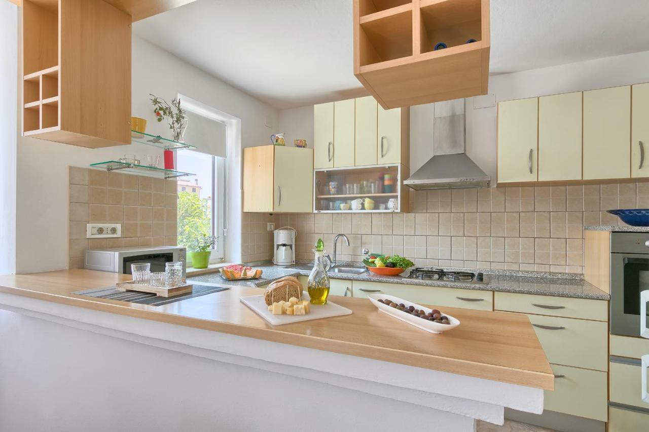 Holiday Home Nikol Pula Exterior photo